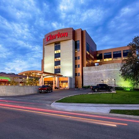 Clarion Hotel&Suites Winnipeg Esterno foto