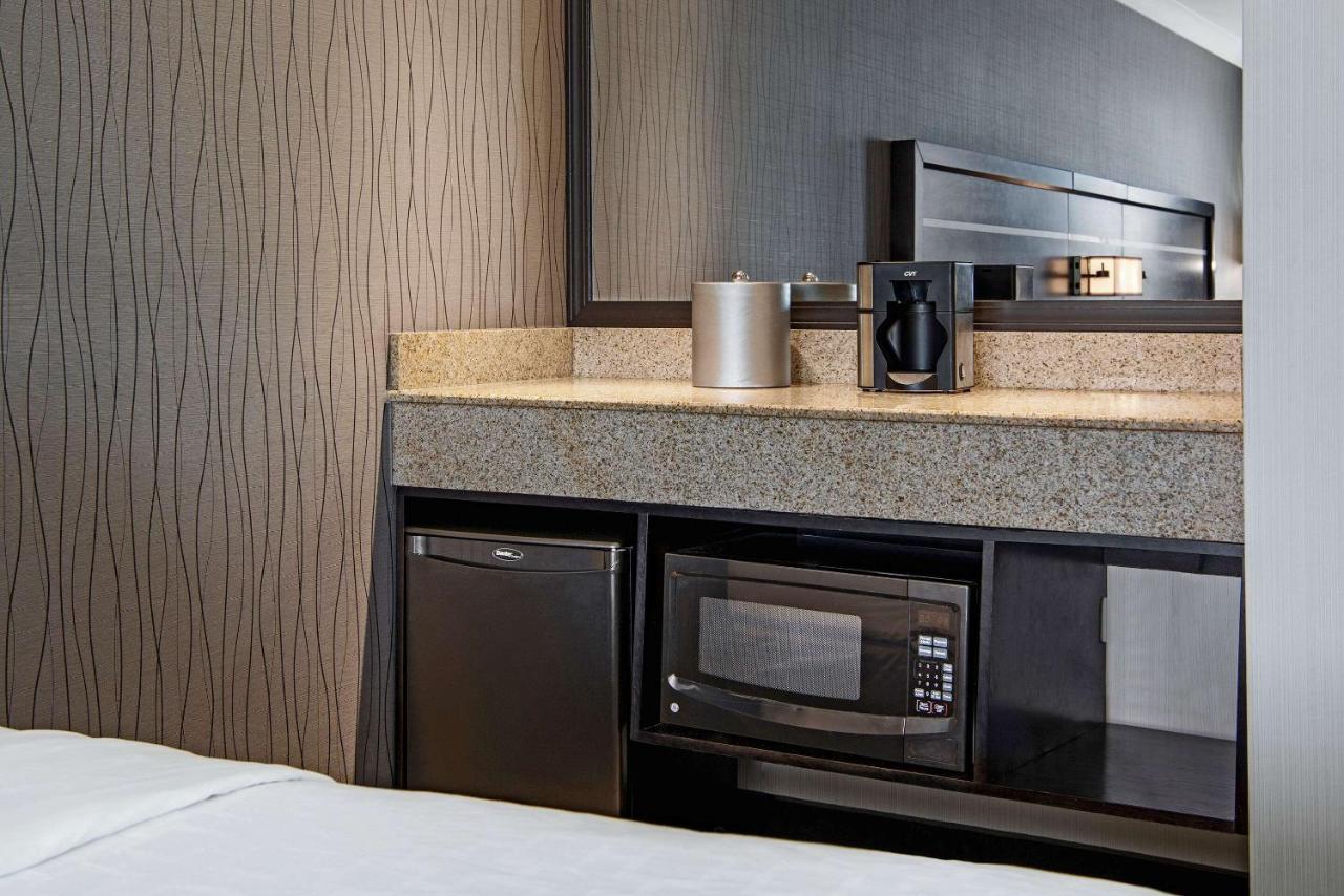 Clarion Hotel&Suites Winnipeg Esterno foto