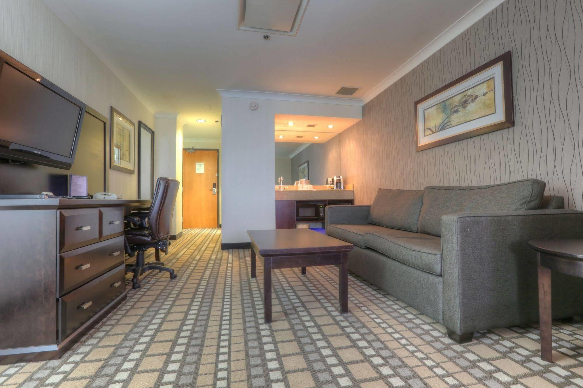 Clarion Hotel&Suites Winnipeg Esterno foto