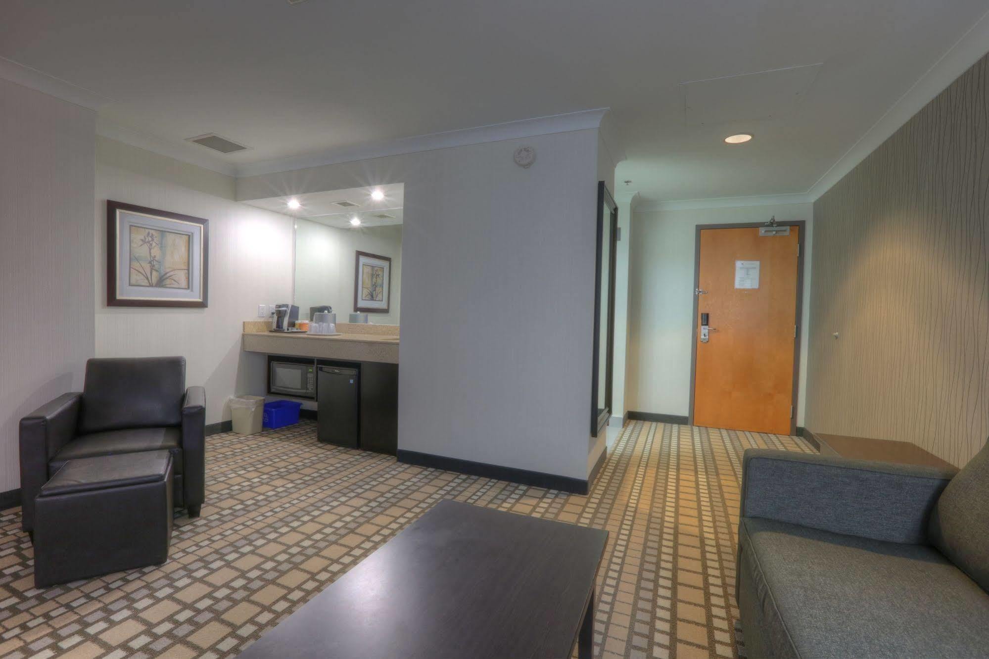 Clarion Hotel&Suites Winnipeg Esterno foto